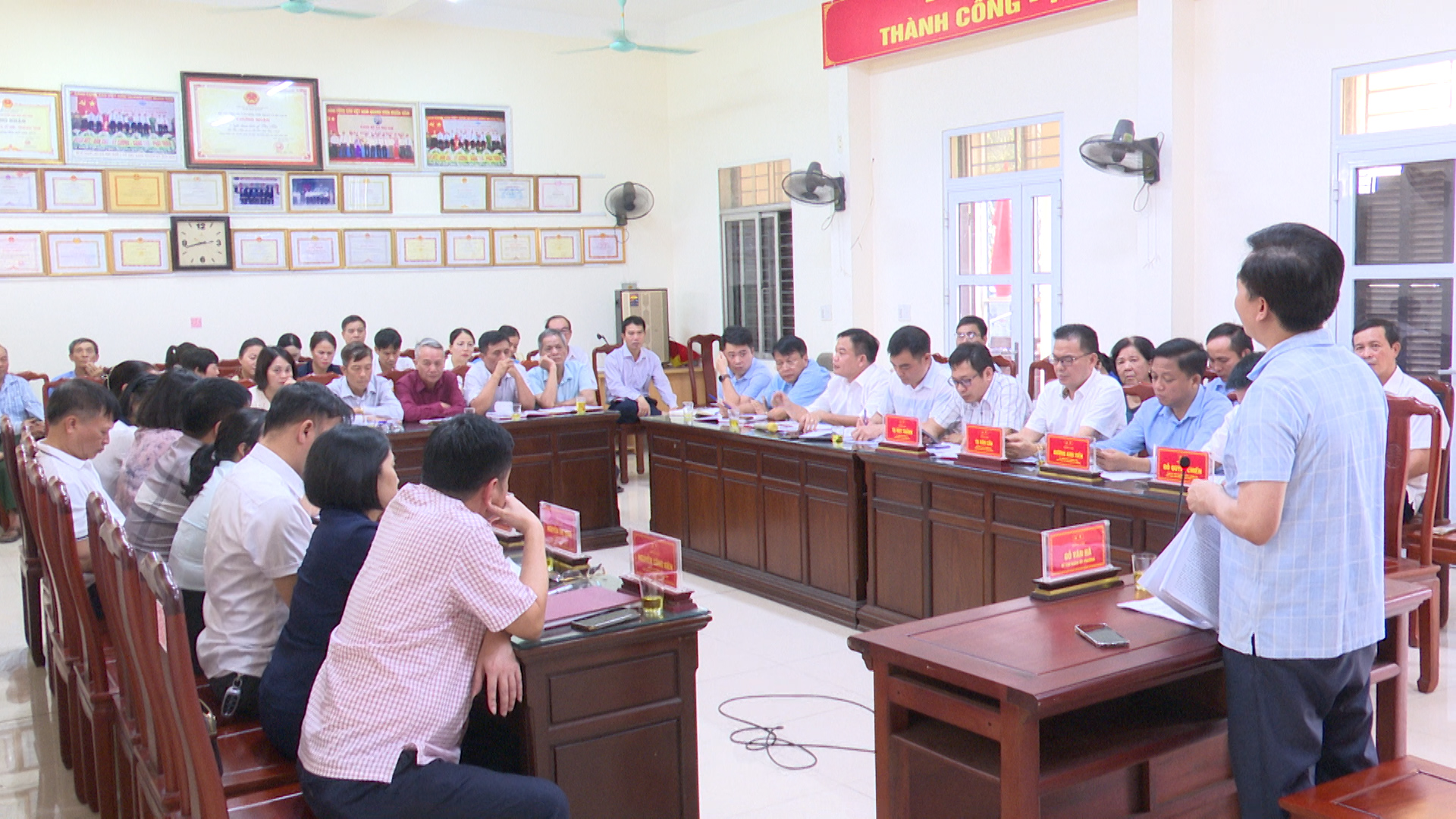 Hội nghị giao ban giữa Bí thư Đảng ủy phường với bí thư các chi bộ, đảng bộ trực thuộc